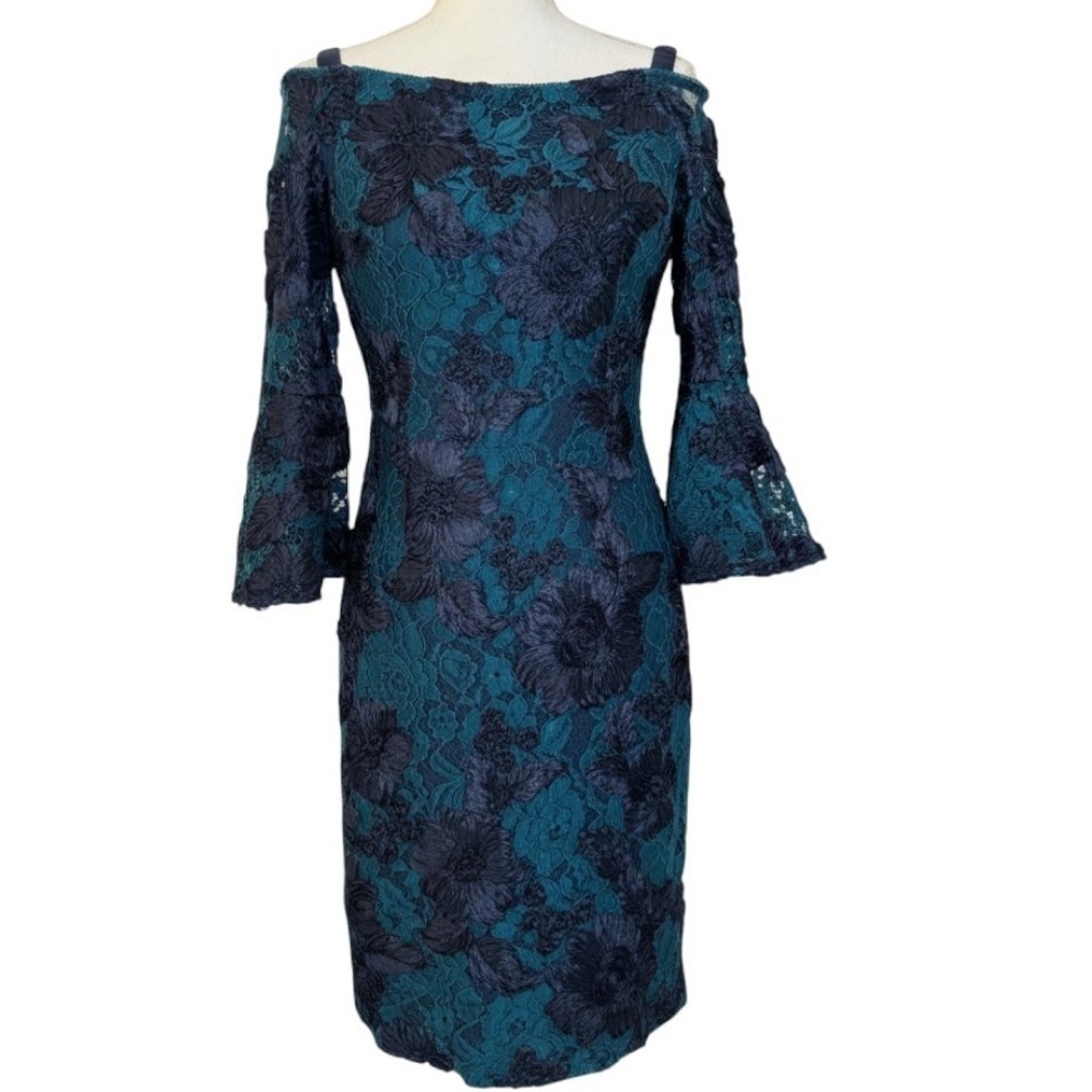 Adrianna Papel Floral embroidered Lace Bell Sleeve elegant Cocktail Dress size 6